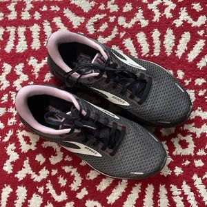 Brooks Adrenaline GTS 22